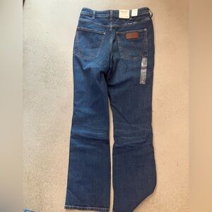 Wrangler women’s Dark Blue Relaxed Jeans